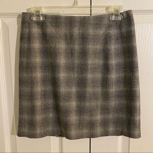 Banana Republic size 2 stretch lined skirt